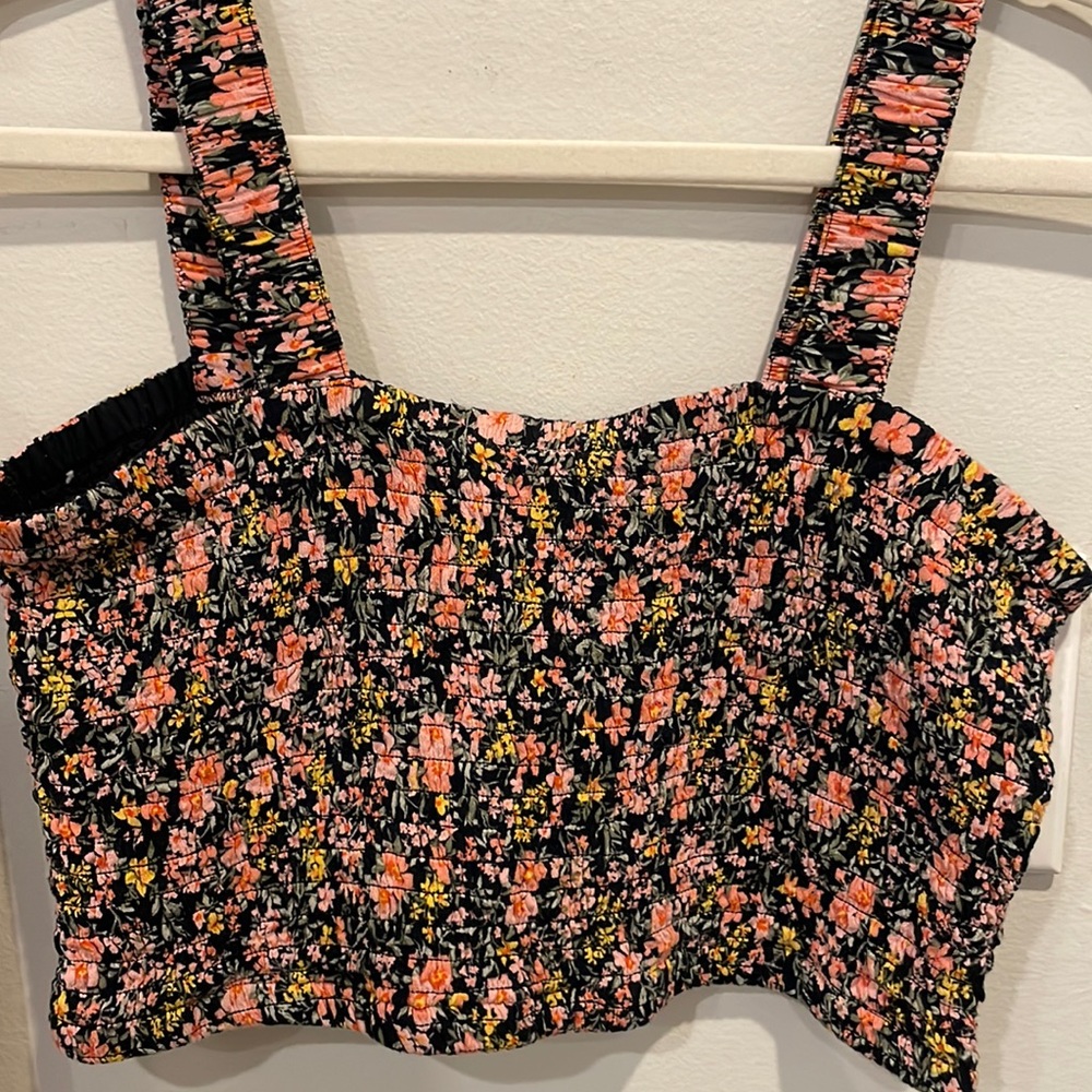 American eagle cropped floral tank top